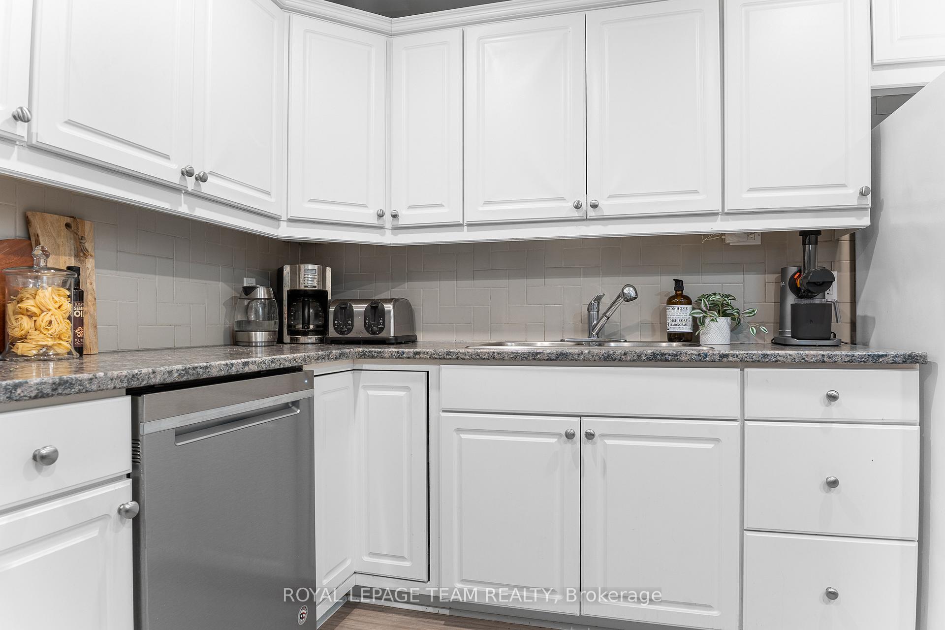 Photo 16 of 96 Beachview Private, Ottawa, Mooneys Bay/Riverside Park — HOMEH