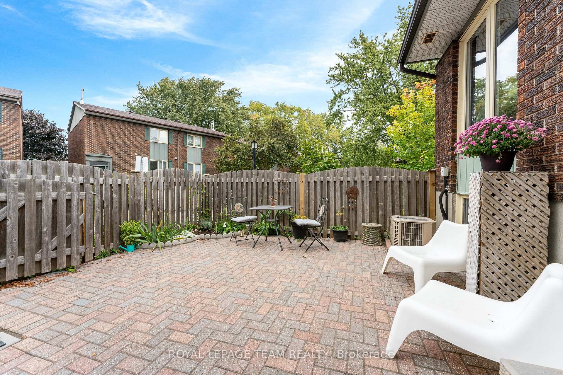Photo 39 of 96 Beachview Private, Ottawa, Mooneys Bay/Riverside Park — HOMEH