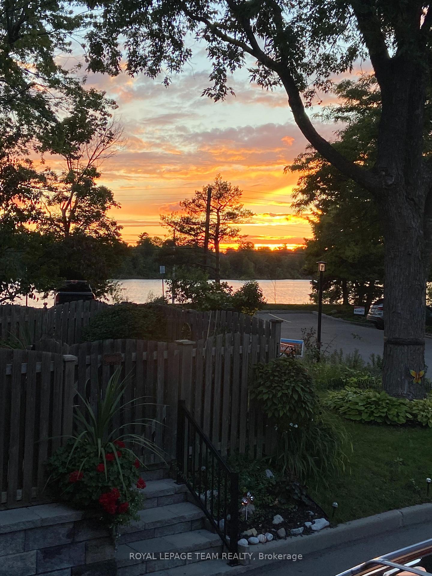 Photo 50 of 96 Beachview Private, Ottawa, Mooneys Bay/Riverside Park — HOMEH
