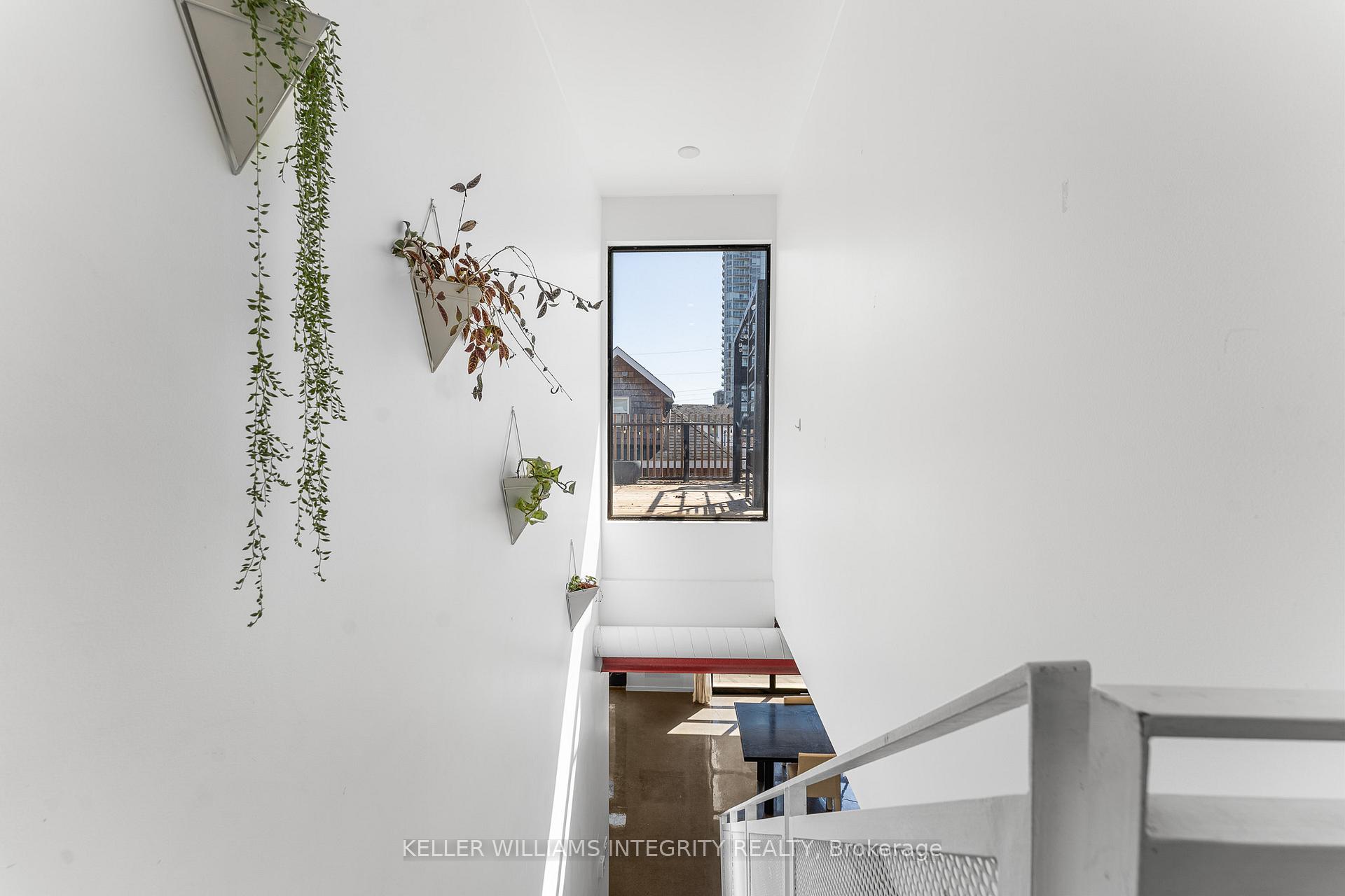 Photo 19 of 75 1/2 Pamilla Street, Ottawa, West Centre Town — HOMEH