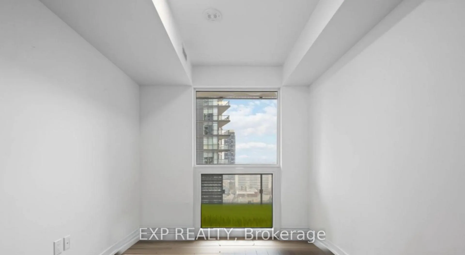 Photo 5 of Unit 306, 39 Roehampton Avenue, Toronto, Mount Pleasant West — HOMEH