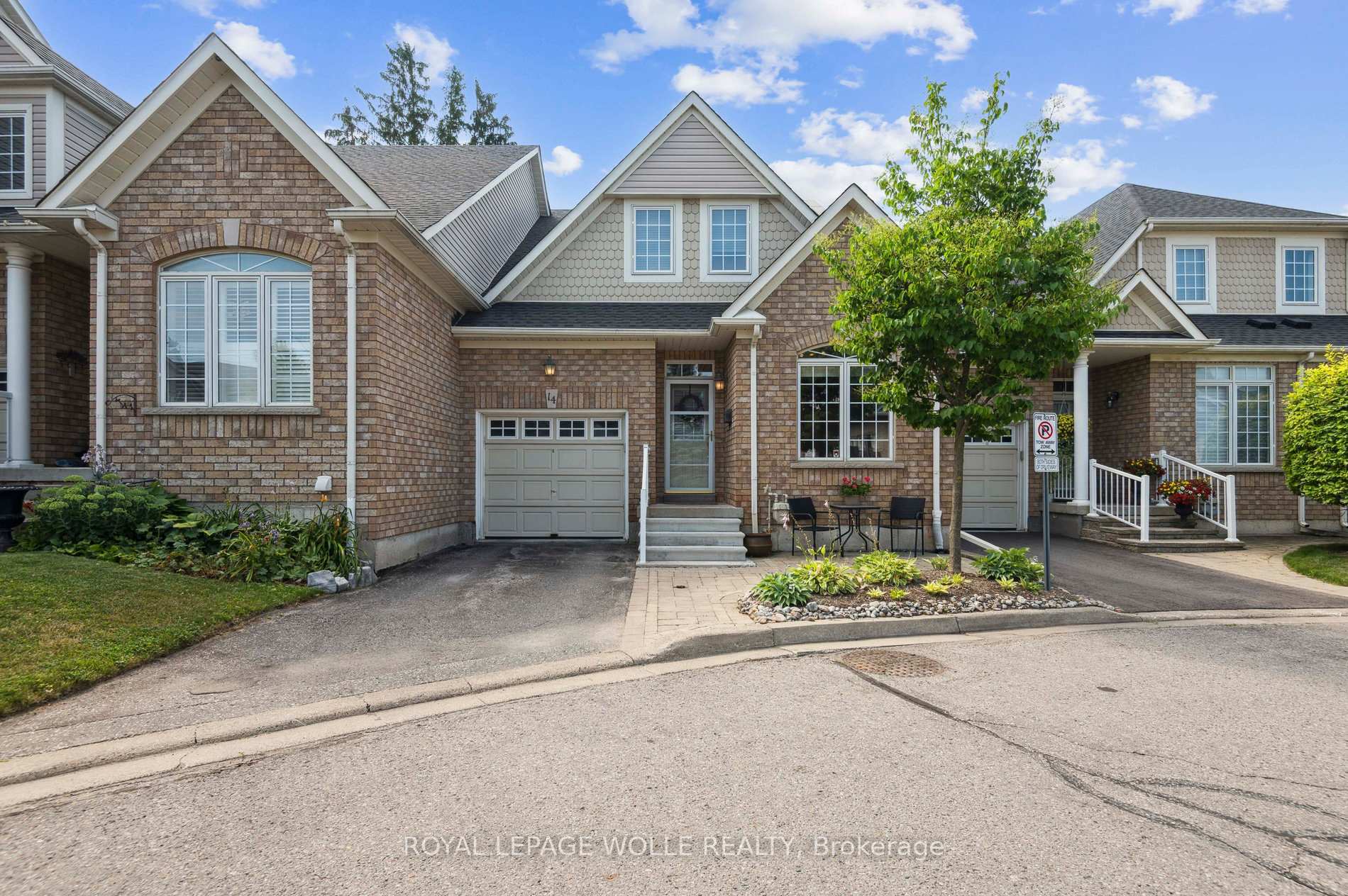 Photo 1 of Unit 14, 19 Niagara Drive, Oshawa, Samac — HOMEH