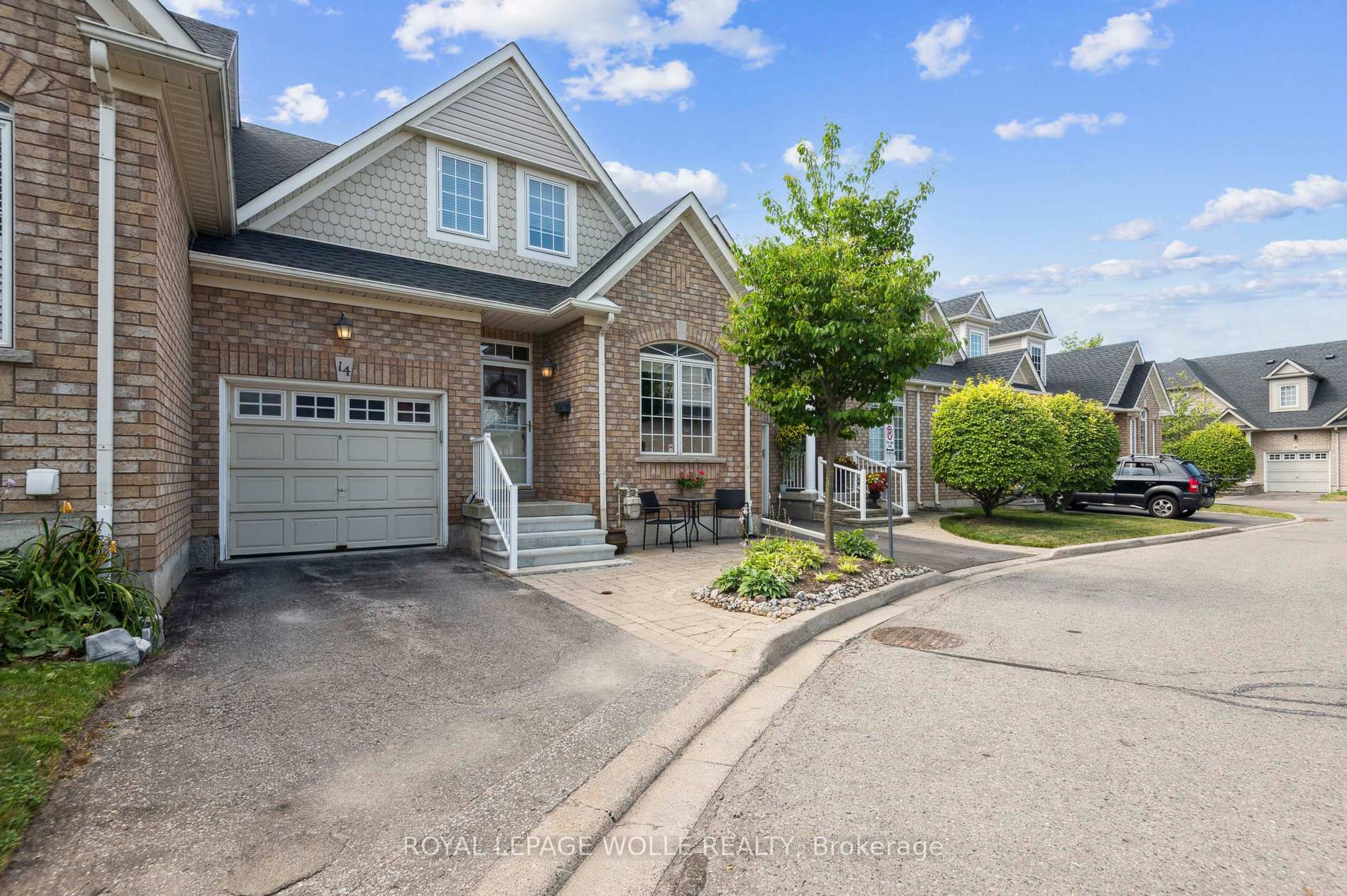 Photo 2 of Unit 14, 19 Niagara Drive, Oshawa, Samac — HOMEH