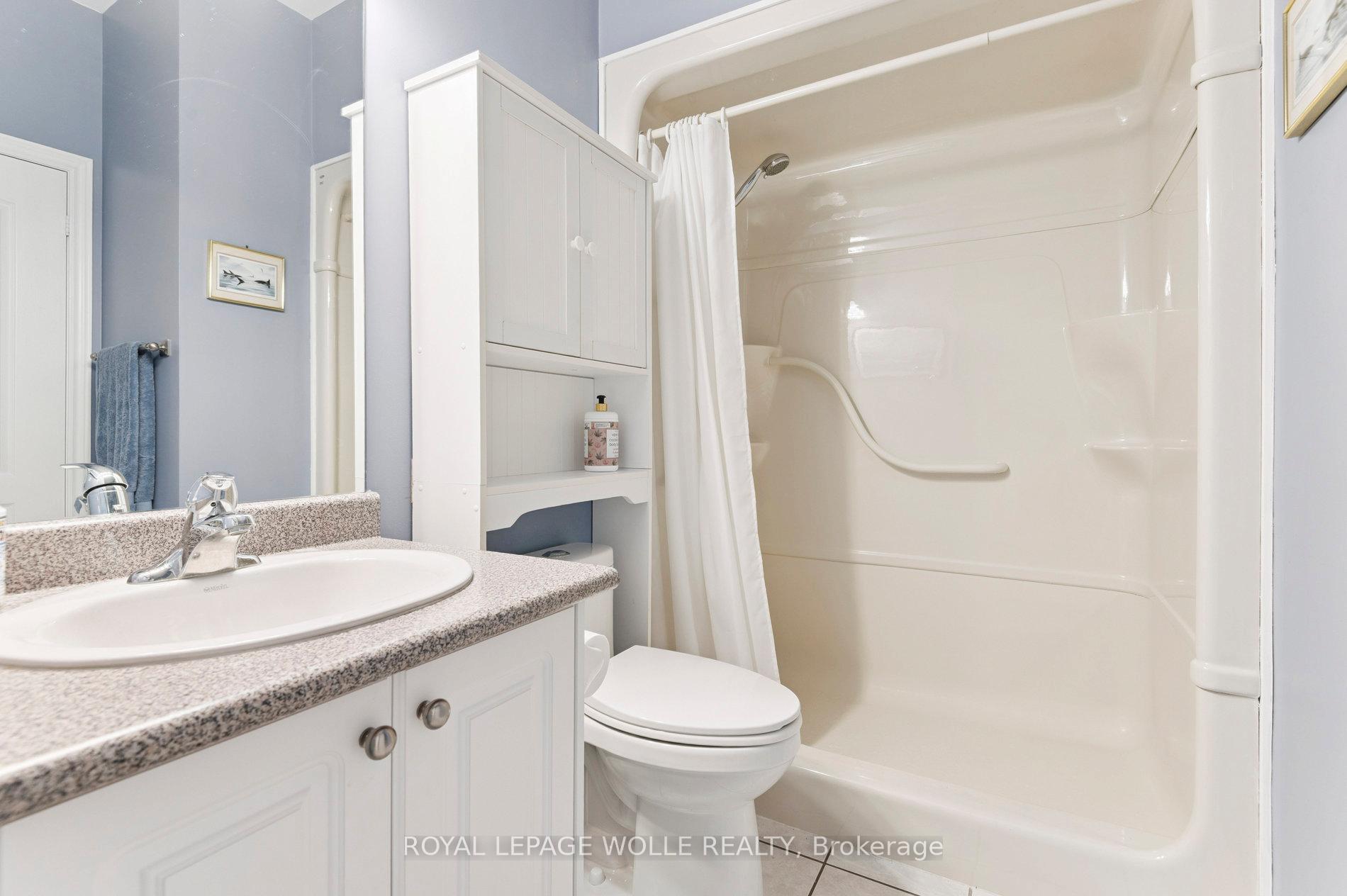 Photo 7 of Unit 14, 19 Niagara Drive, Oshawa, Samac — HOMEH