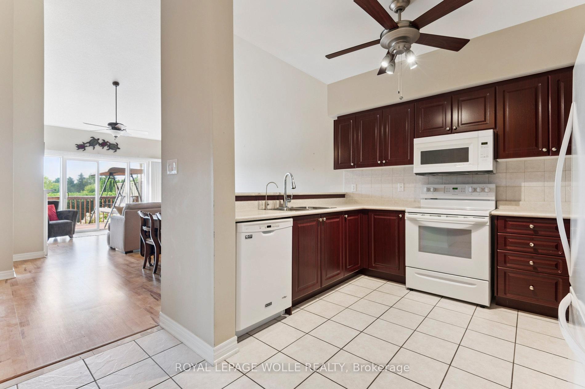 Photo 9 of Unit 14, 19 Niagara Drive, Oshawa, Samac — HOMEH