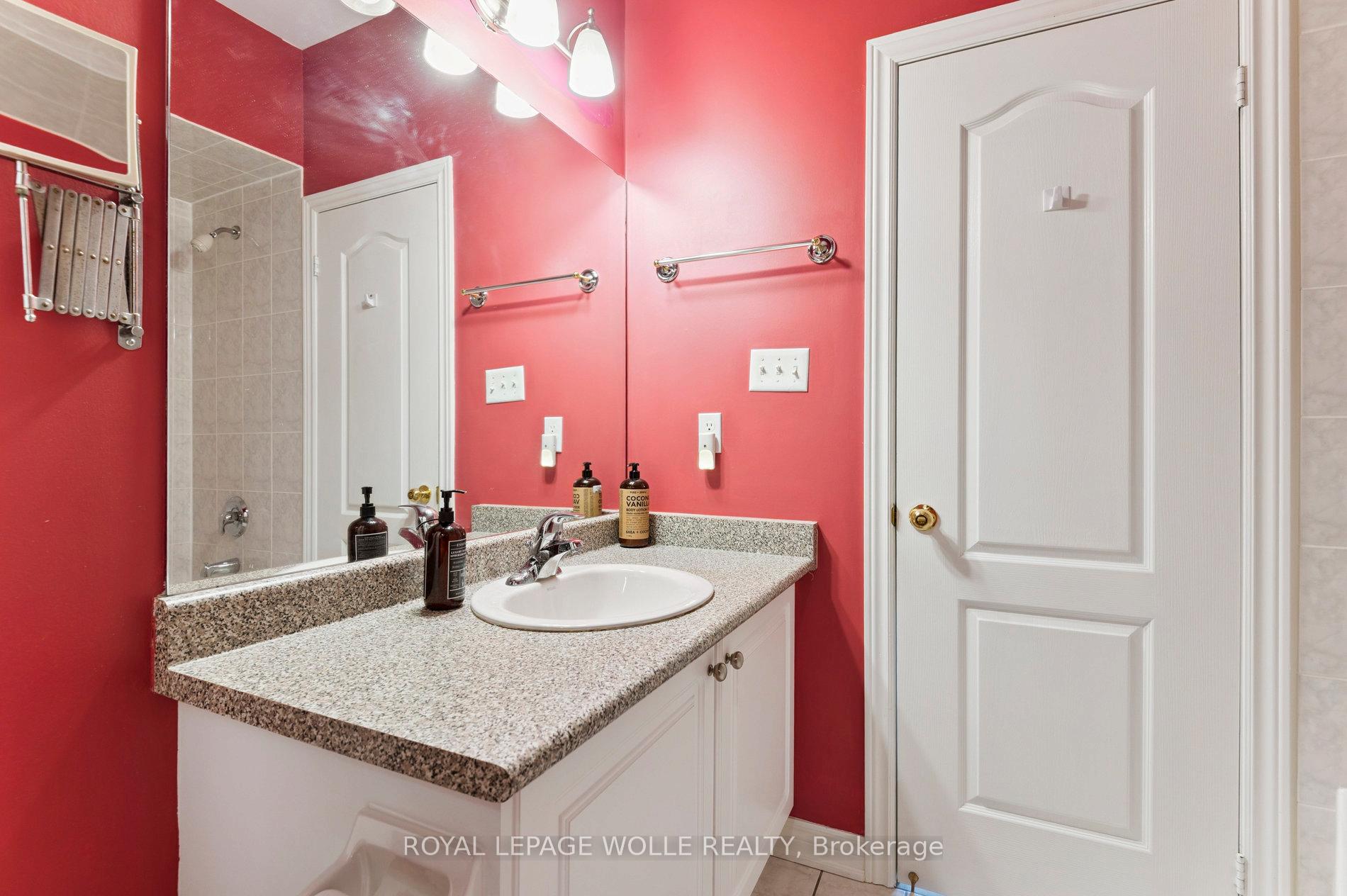 Photo 25 of Unit 14, 19 Niagara Drive, Oshawa, Samac — HOMEH