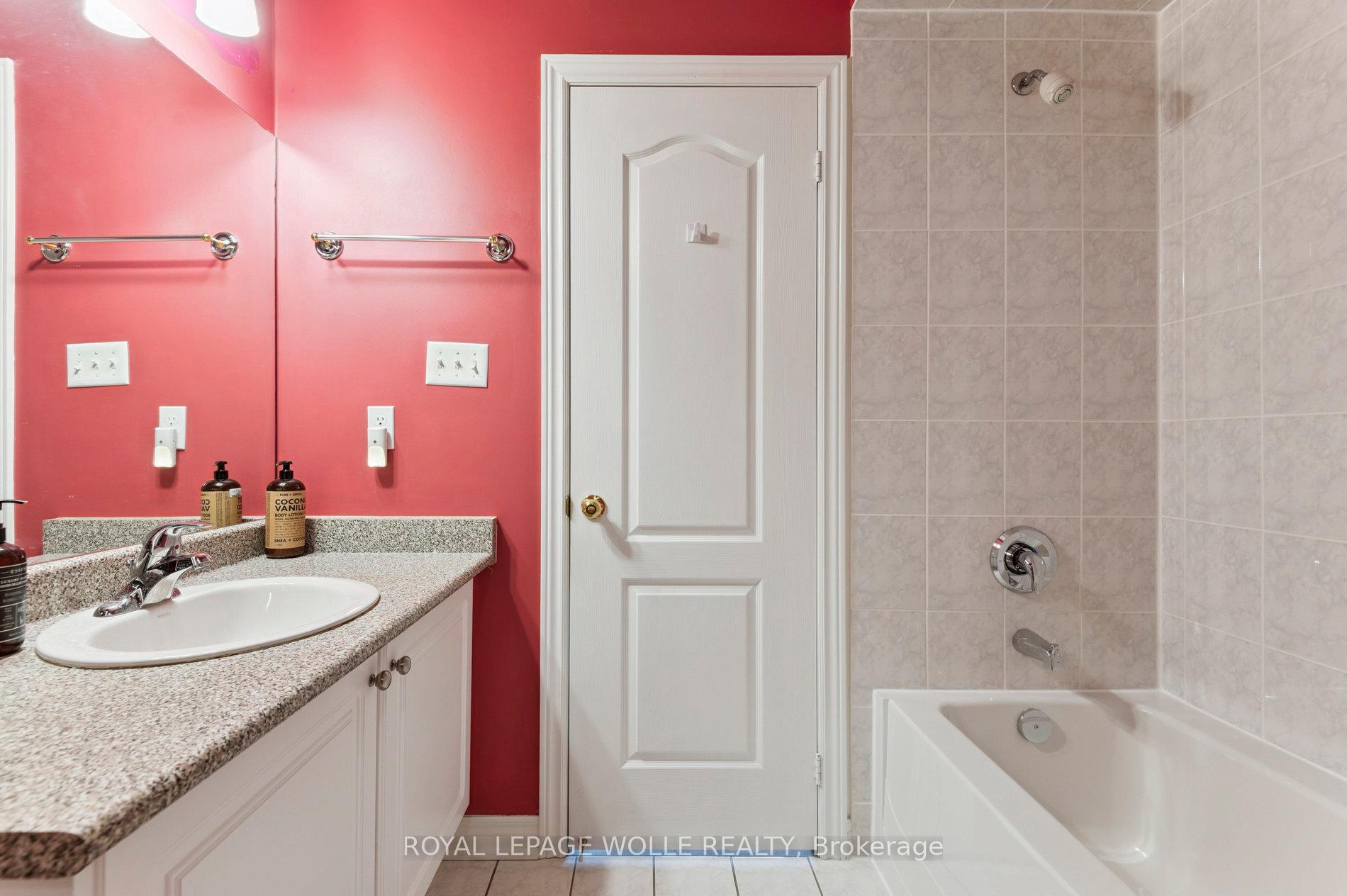 Photo 26 of Unit 14, 19 Niagara Drive, Oshawa, Samac — HOMEH