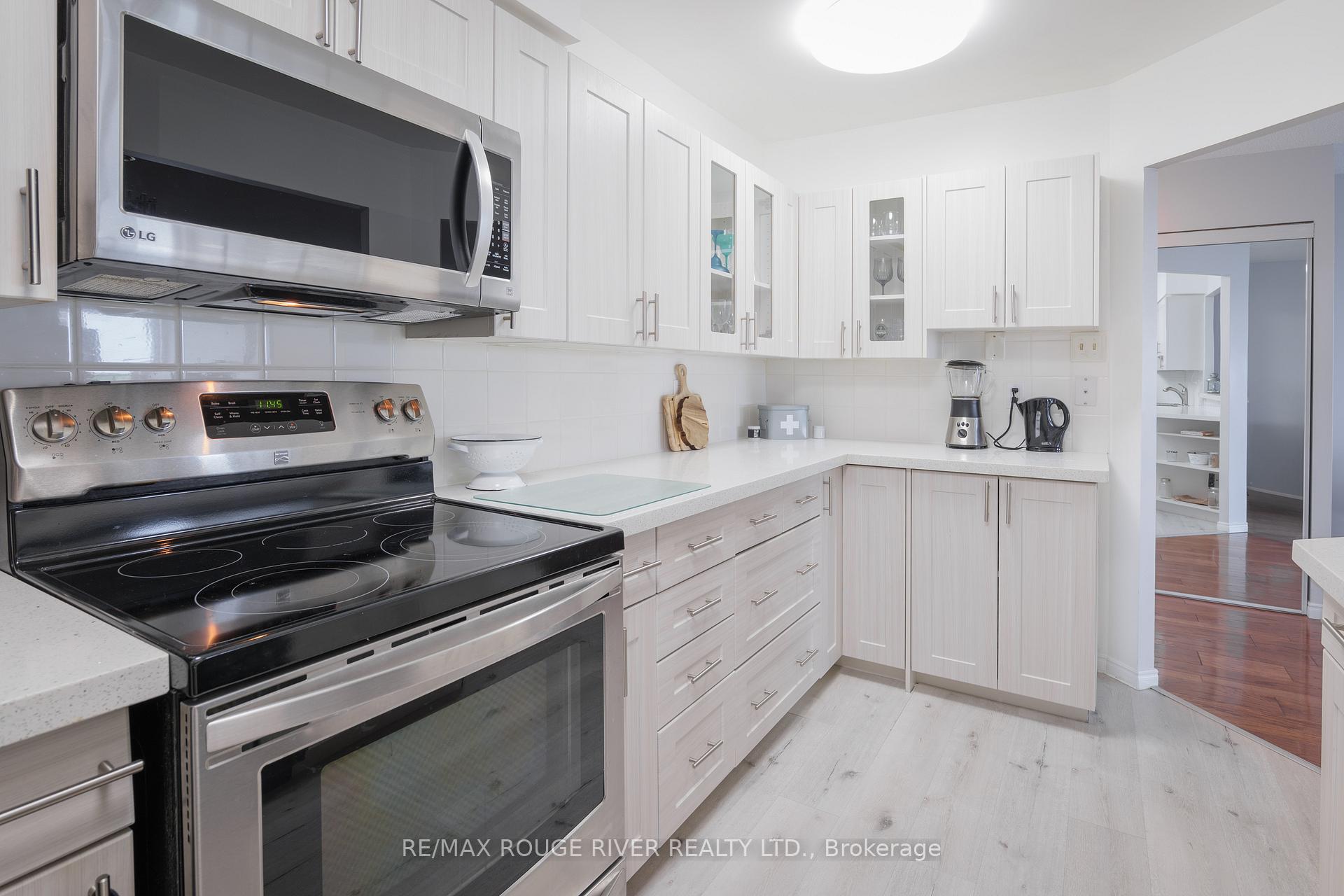 Photo 8 of Unit 611, 1890 Valley Farm Road, Pickering, Town Centre — HOMEH
