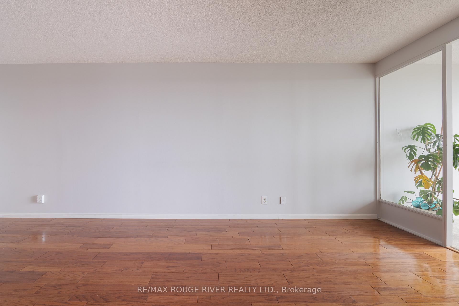 Photo 16 of Unit 611, 1890 Valley Farm Road, Pickering, Town Centre — HOMEH