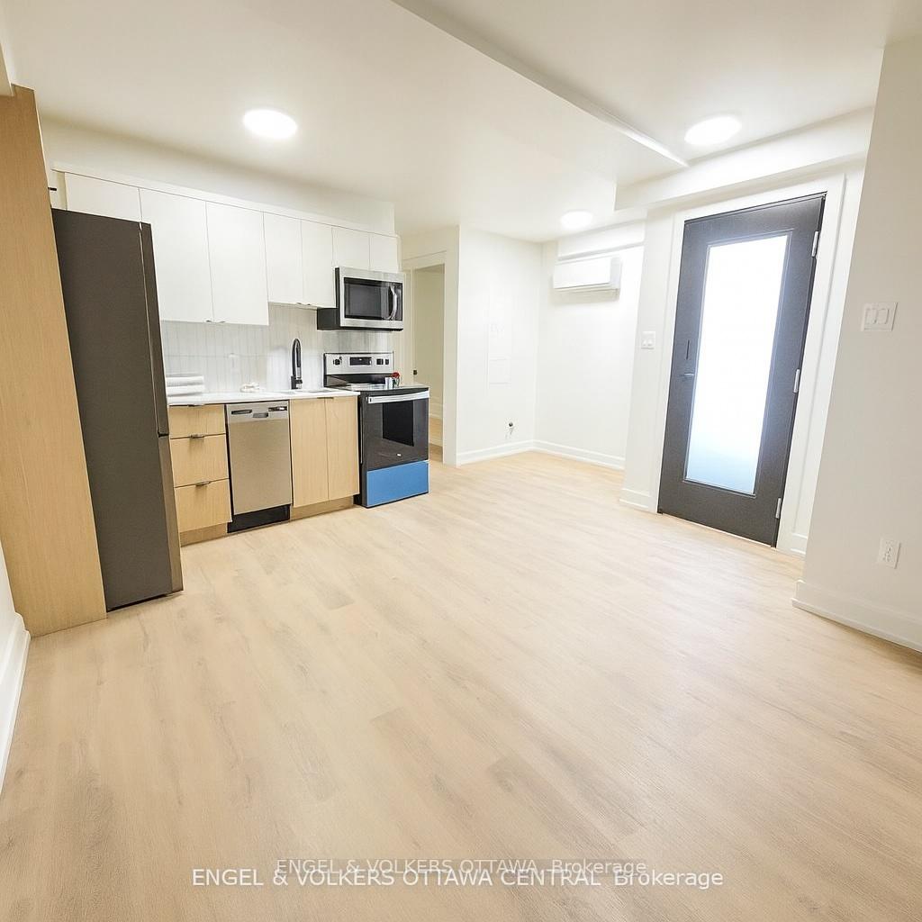 Photo 3 of Unit 2, 154 Fifth Avenue, Ottawa, Glebe — HOMEH