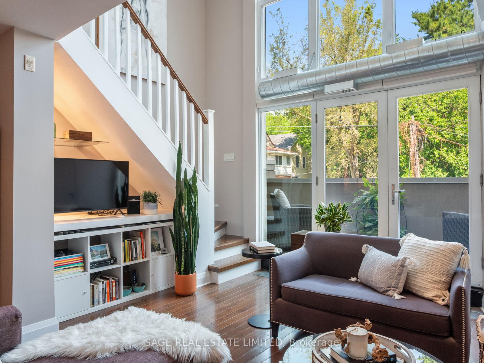 Photo 6 of Unit 204, 2012 Queen Street E, Toronto, The Beaches — HOMEH