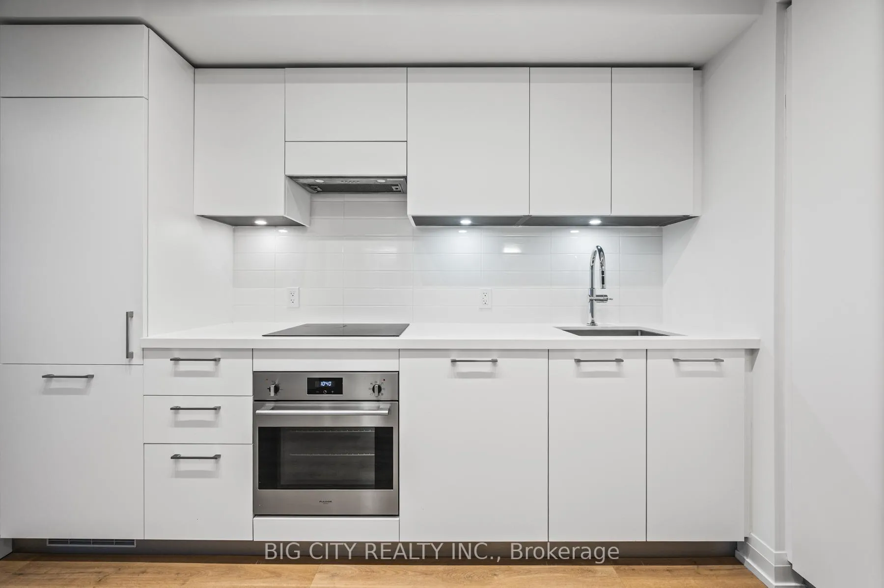 Photo 6 of Unit 1012, 36 Brentcliffe Road, Toronto, Thorncliffe Park — HOMEH
