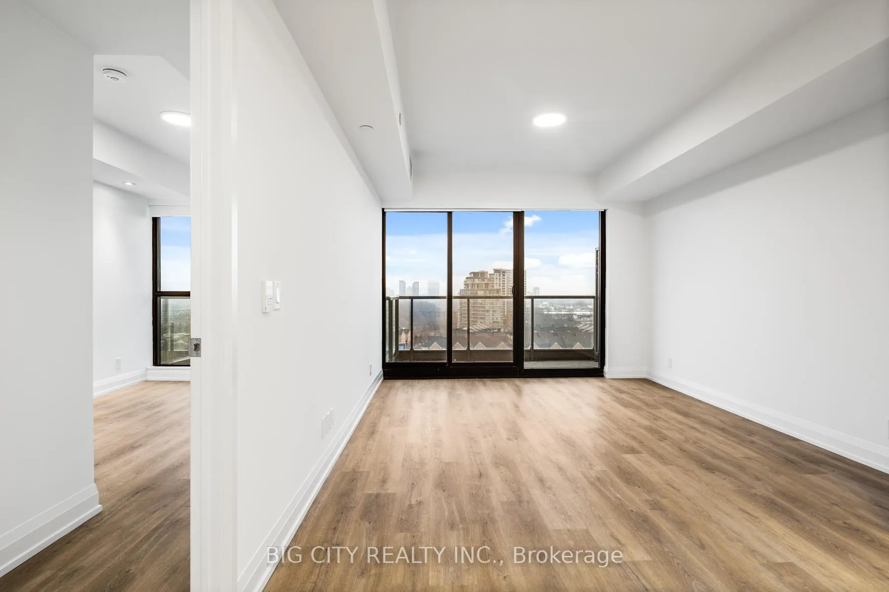 Photo 11 of Unit 1012, 36 Brentcliffe Road, Toronto, Thorncliffe Park — HOMEH