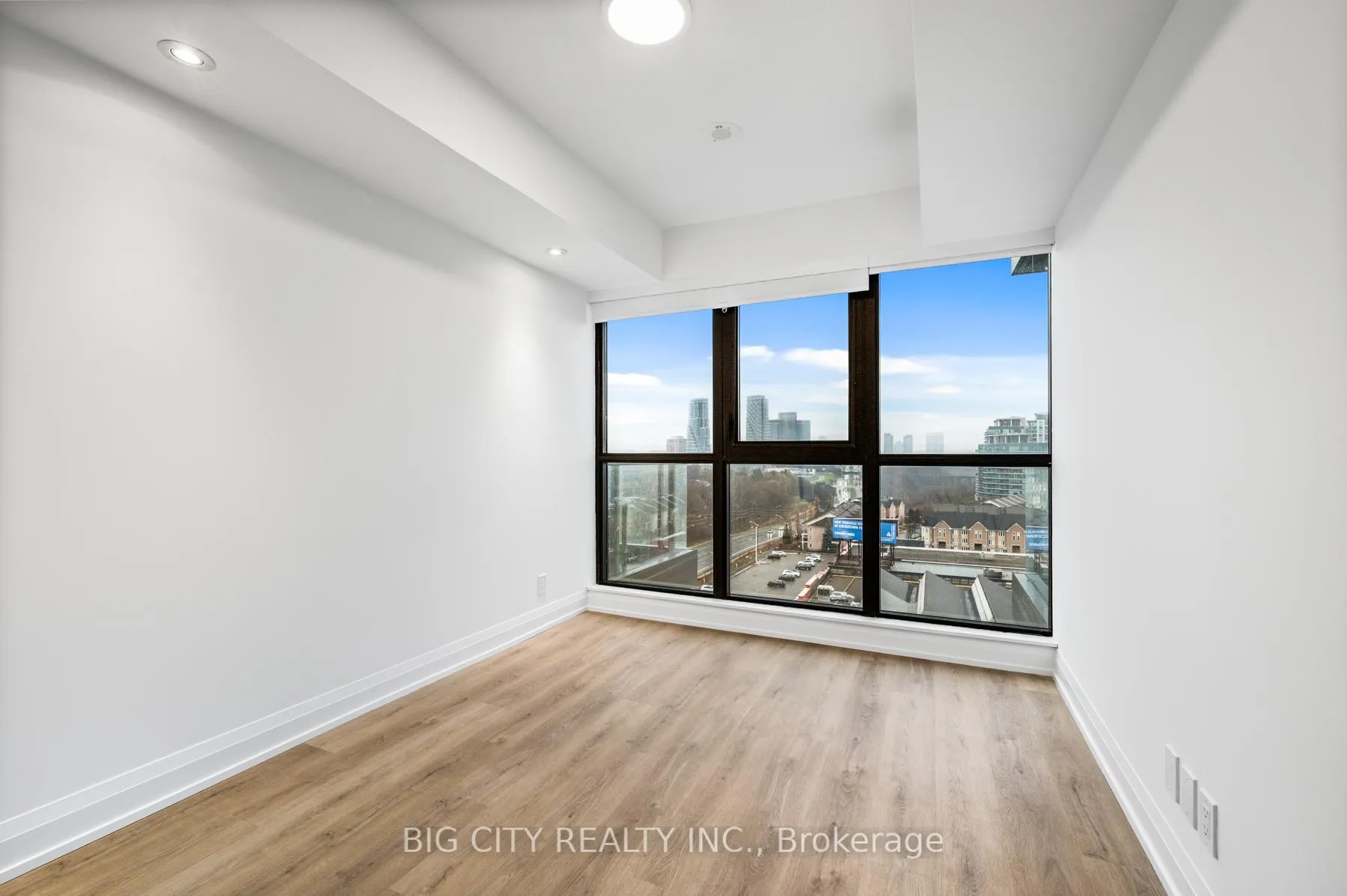 Photo 16 of Unit 1012, 36 Brentcliffe Road, Toronto, Thorncliffe Park — HOMEH
