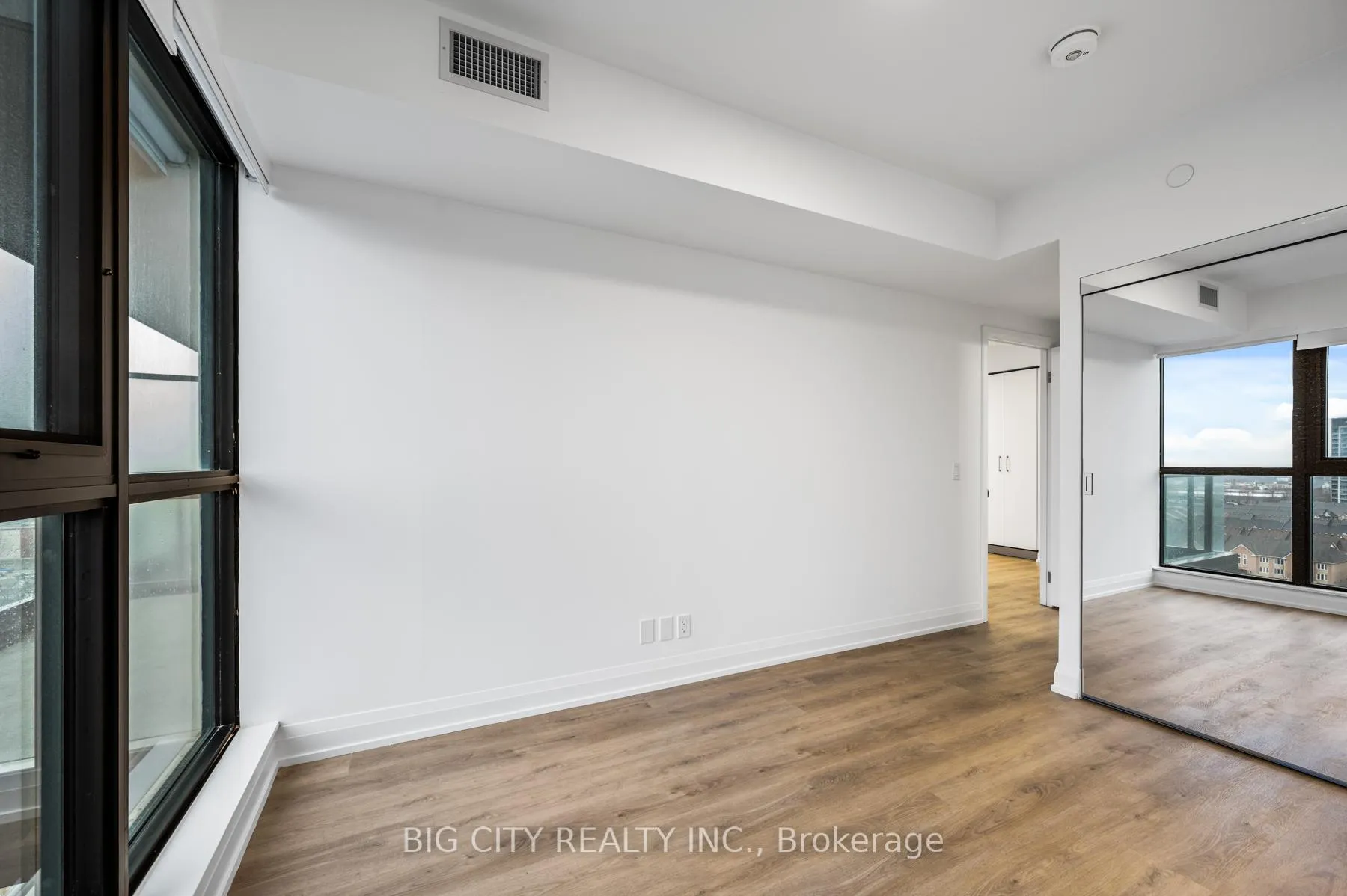 Photo 17 of Unit 1012, 36 Brentcliffe Road, Toronto, Thorncliffe Park — HOMEH