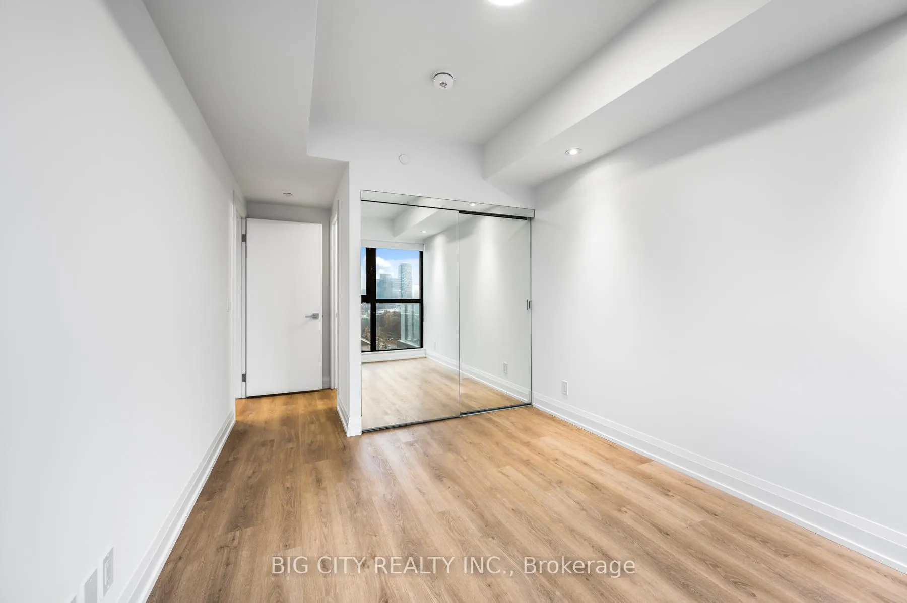 Photo 19 of Unit 1012, 36 Brentcliffe Road, Toronto, Thorncliffe Park — HOMEH
