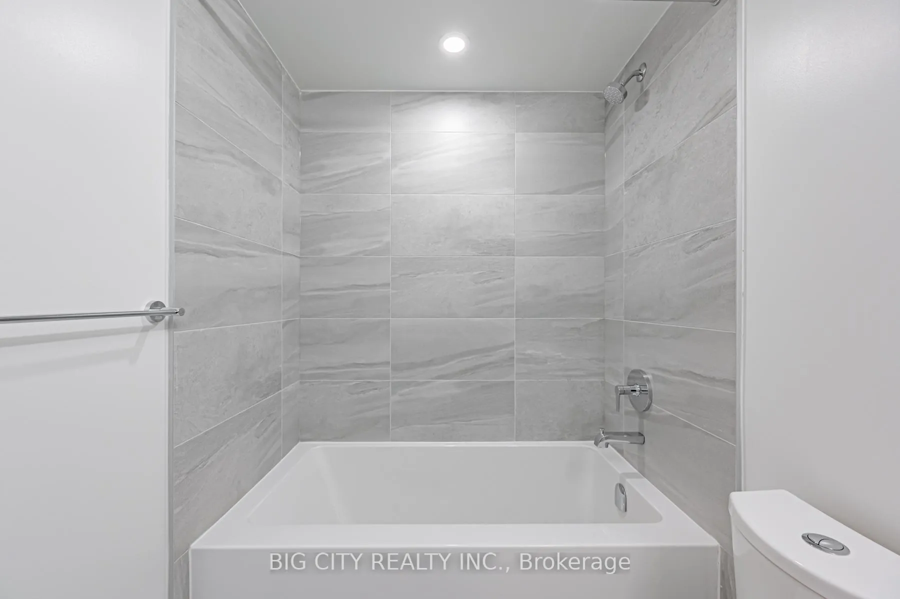 Photo 20 of Unit 1012, 36 Brentcliffe Road, Toronto, Thorncliffe Park — HOMEH