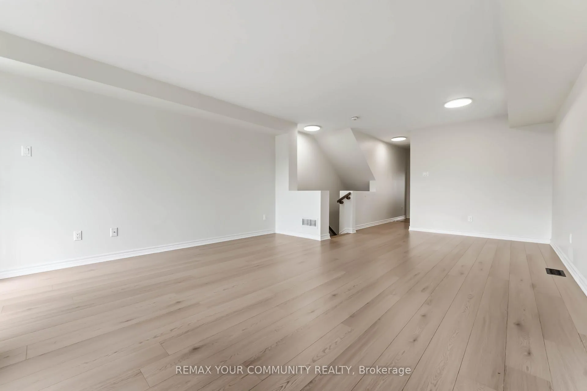 Photo 8 of 785 Lakeridge Drive, Ottawa, Avalon East — HOMEH