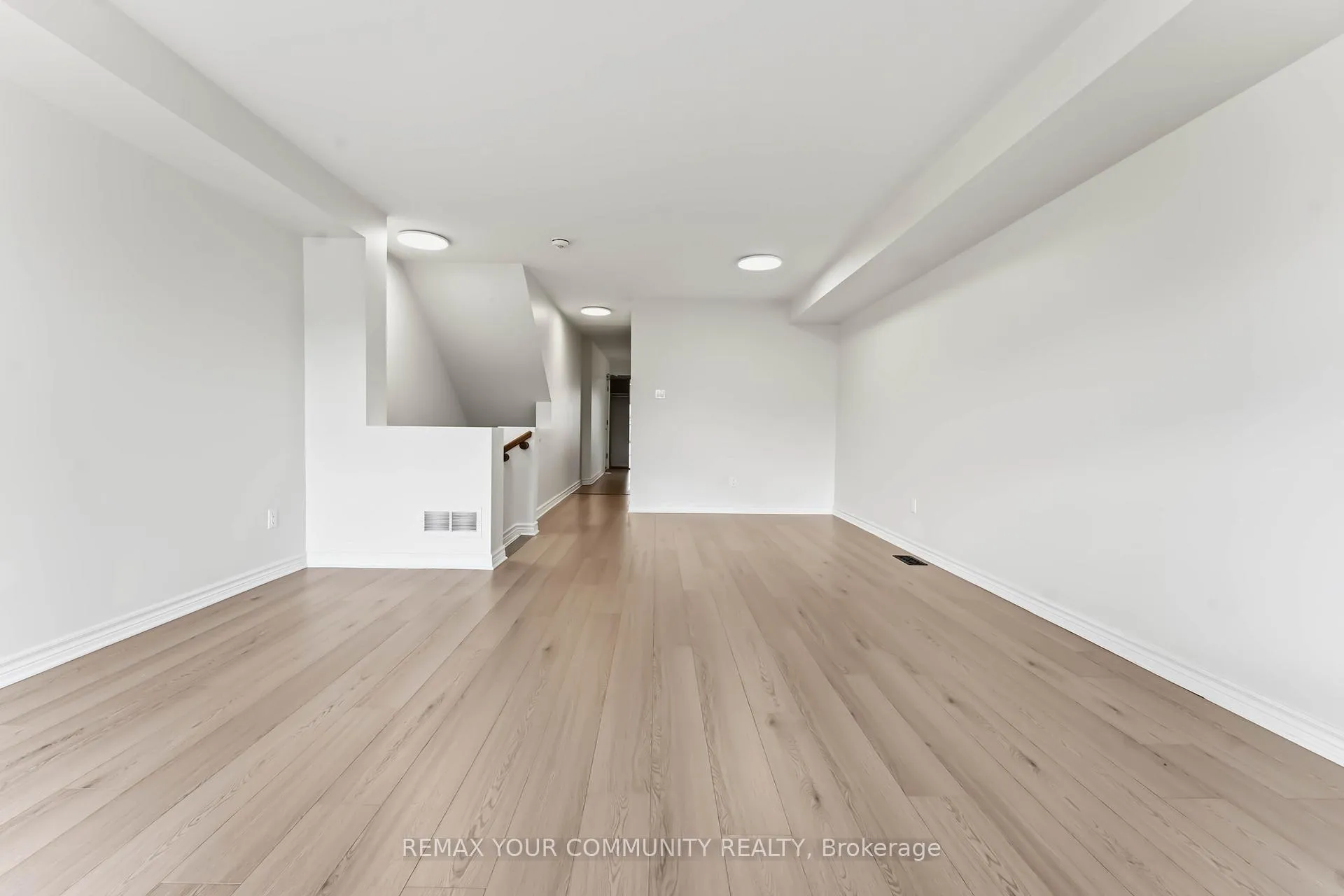 Photo 9 of 785 Lakeridge Drive, Ottawa, Avalon East — HOMEH
