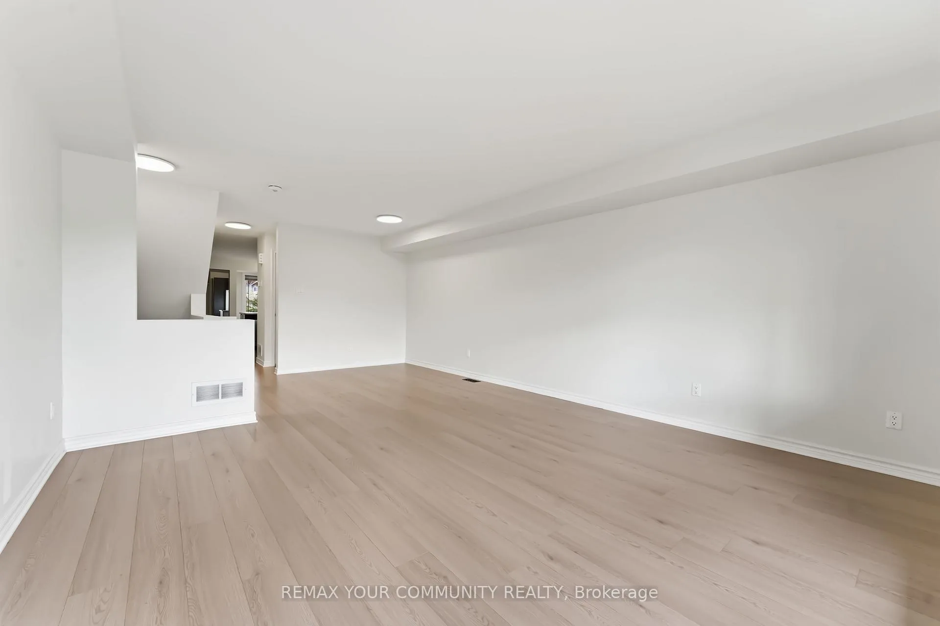 Photo 10 of 785 Lakeridge Drive, Ottawa, Avalon East — HOMEH