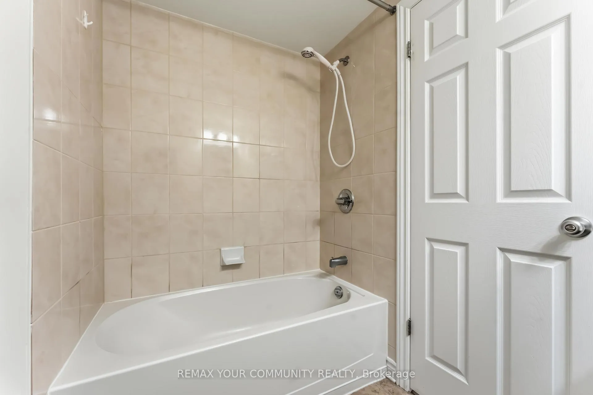 Photo 17 of 785 Lakeridge Drive, Ottawa, Avalon East — HOMEH
