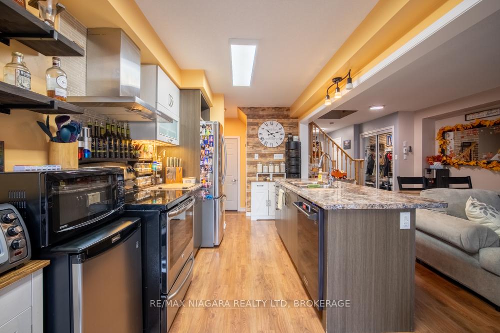 Photo 9 of 105 Bisset Avenue, Brantford — HOMEH