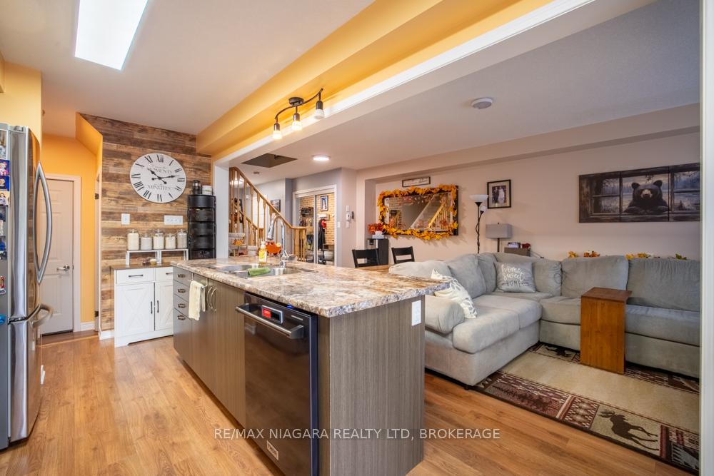 Photo 8 of 105 Bisset Avenue, Brantford — HOMEH