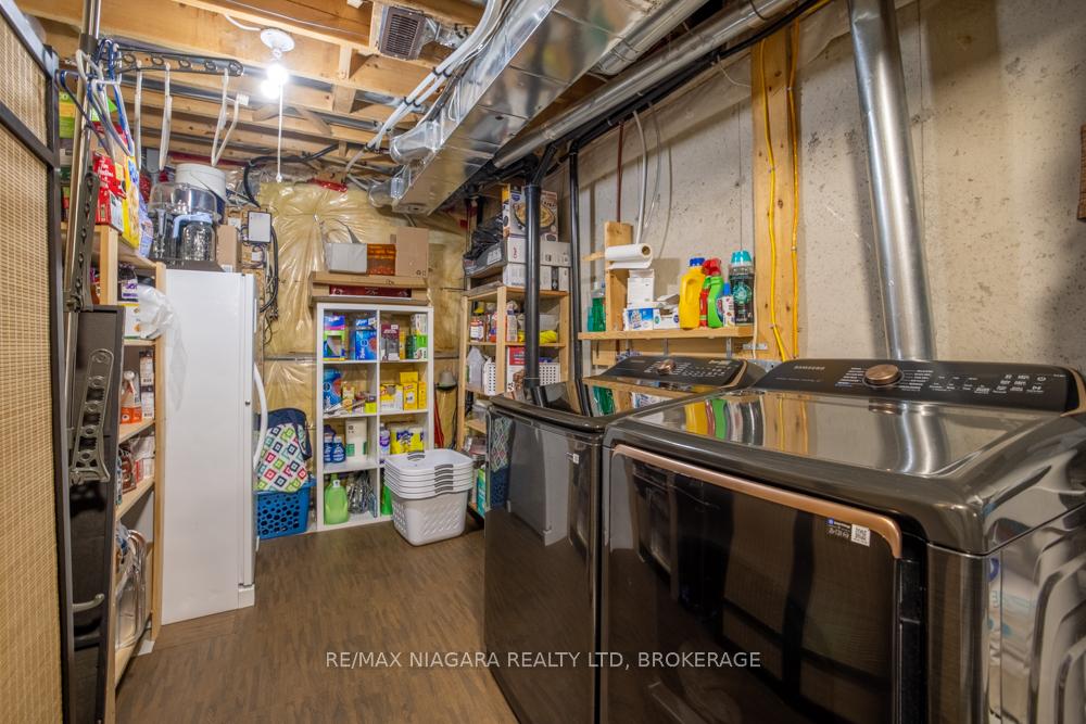 Photo 18 of 105 Bisset Avenue, Brantford — HOMEH