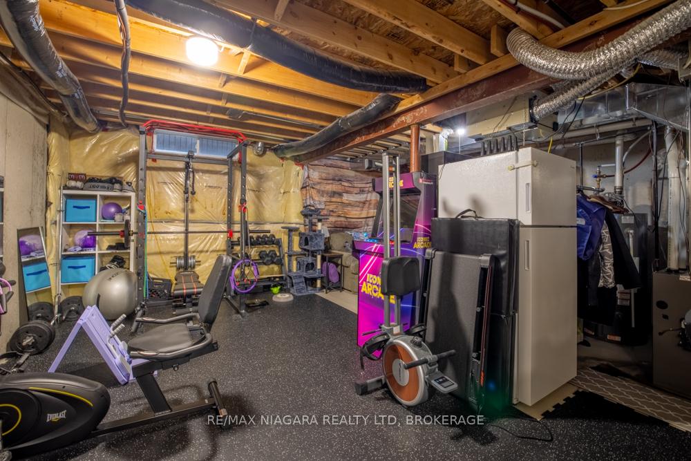 Photo 19 of 105 Bisset Avenue, Brantford — HOMEH