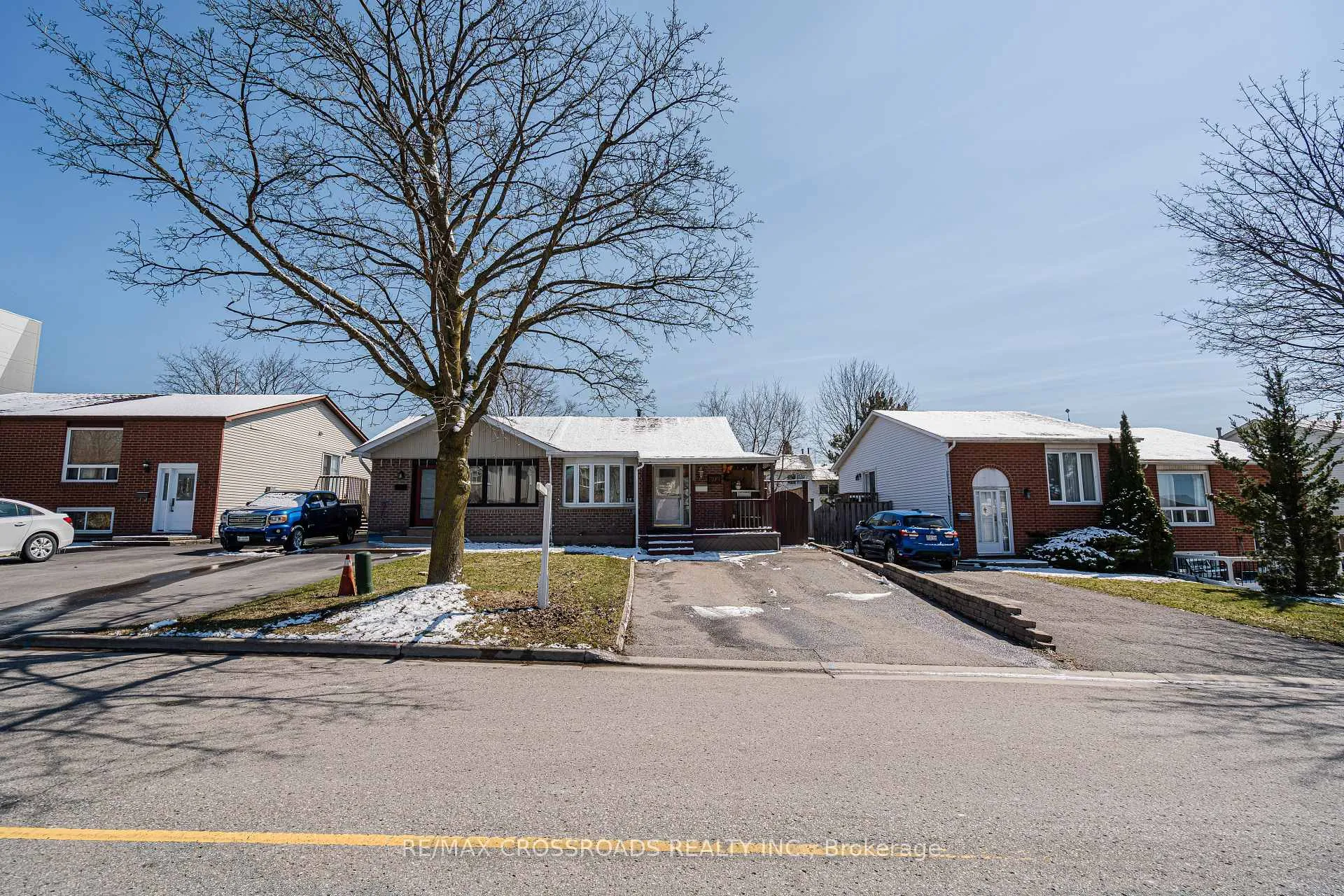 Photo 1 of 809 Monaghan Avenue, Oshawa, Vanier — HOMEH