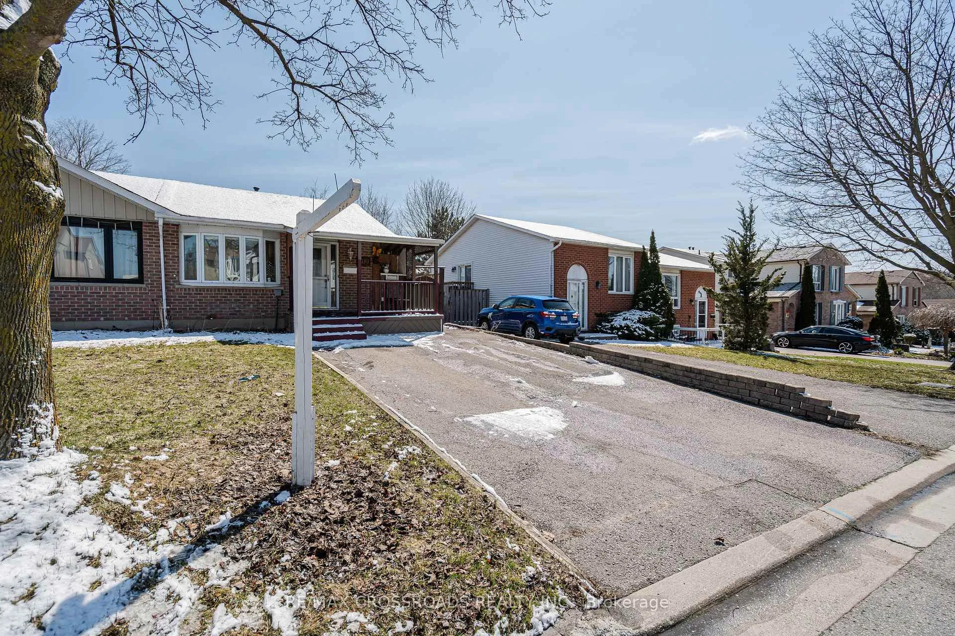 Photo 4 of 809 Monaghan Avenue, Oshawa, Vanier — HOMEH