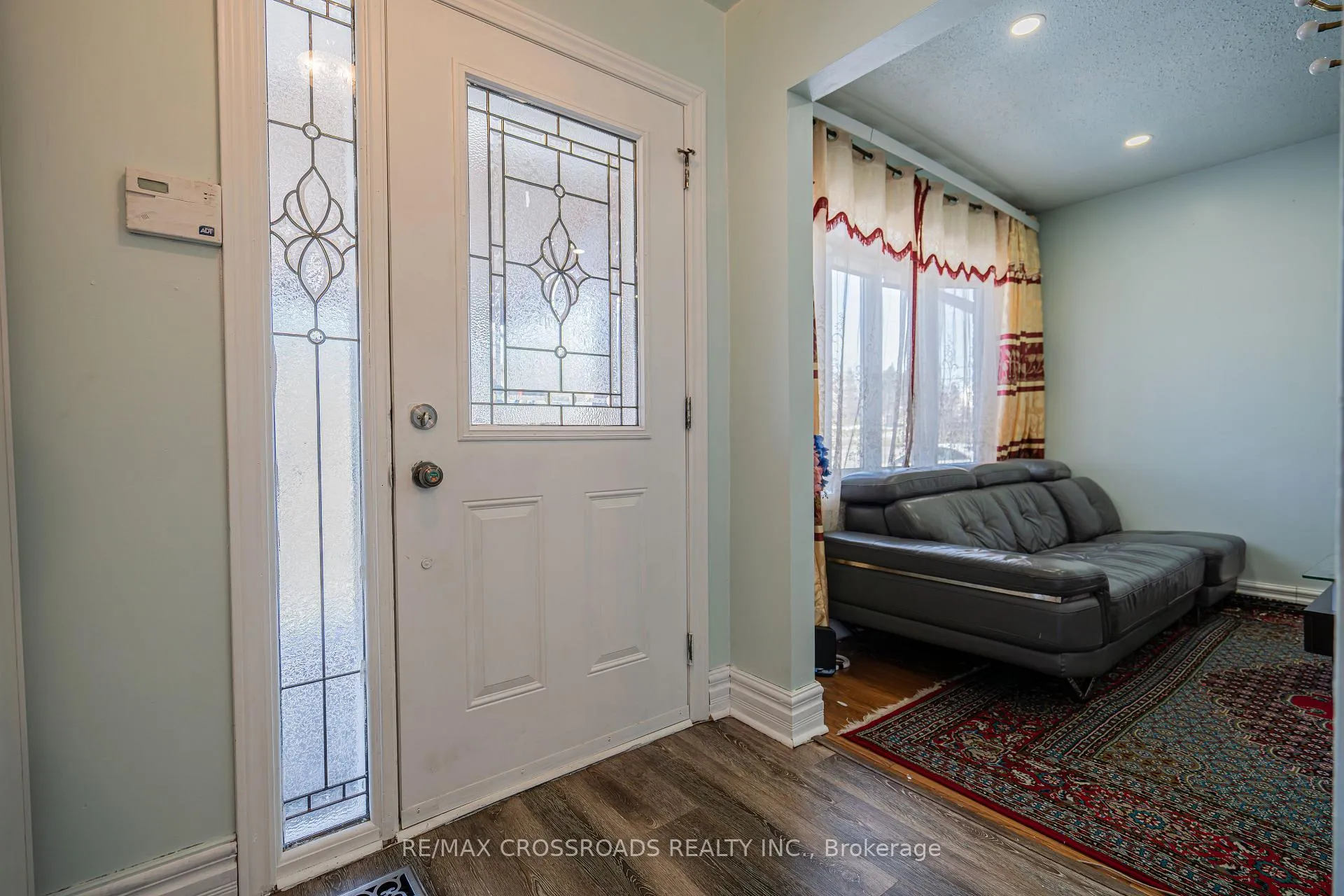 Photo 10 of 809 Monaghan Avenue, Oshawa, Vanier — HOMEH