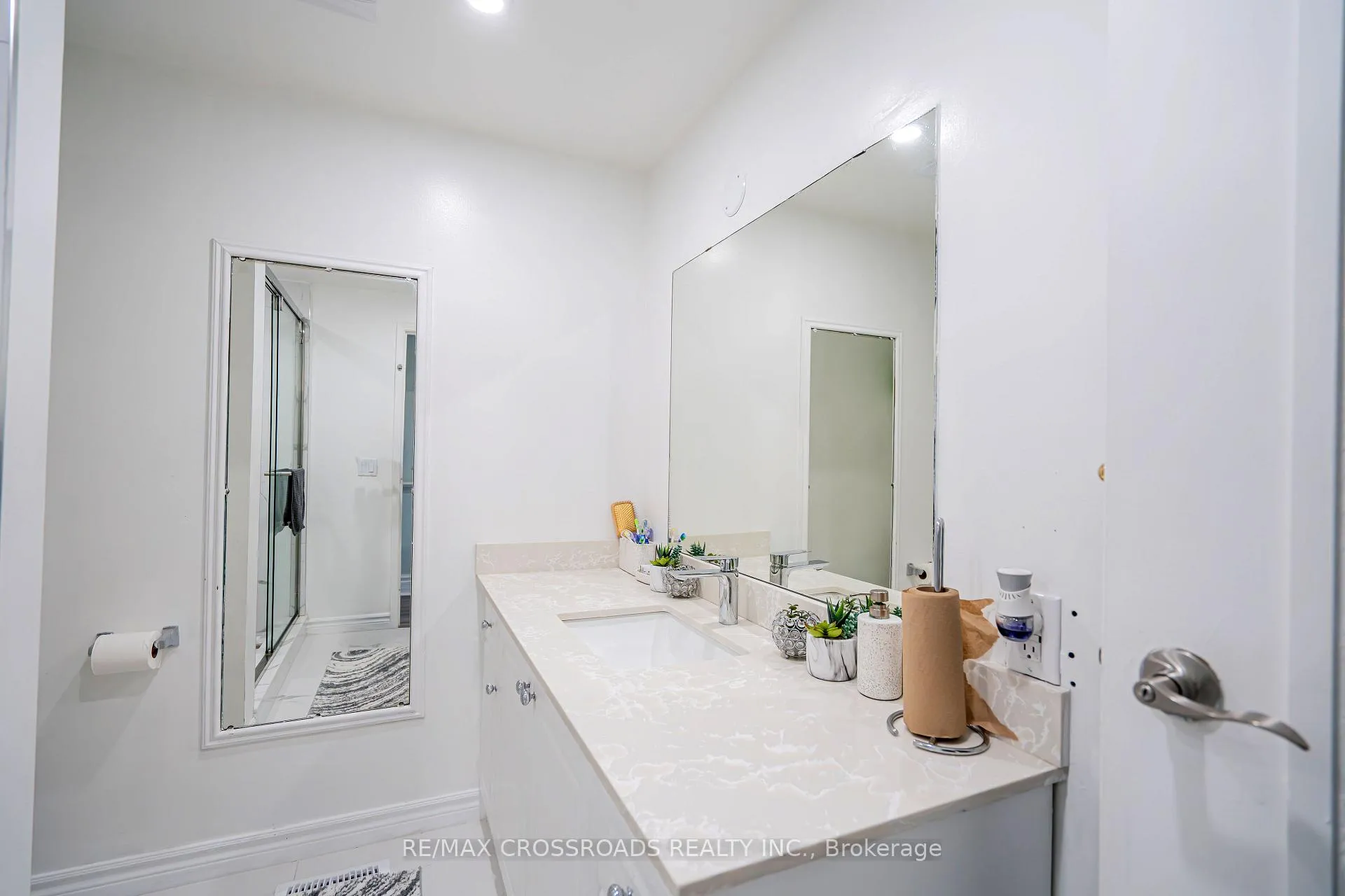 Photo 26 of 809 Monaghan Avenue, Oshawa, Vanier — HOMEH