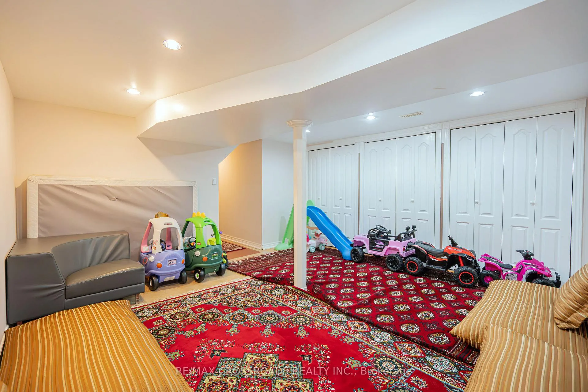 Photo 40 of 809 Monaghan Avenue, Oshawa, Vanier — HOMEH