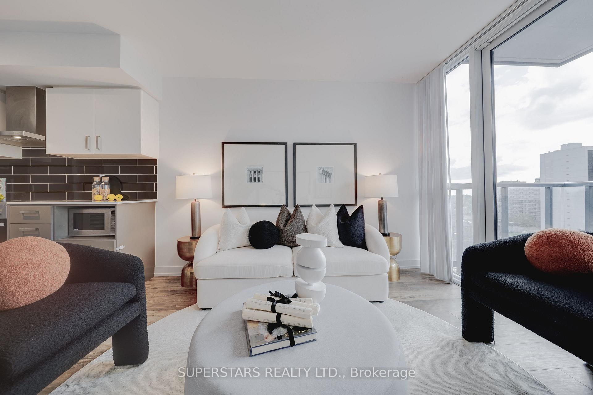 Photo 2 of Unit 702, 125 Redpath Avenue, Toronto, Mount Pleasant West — HOMEH