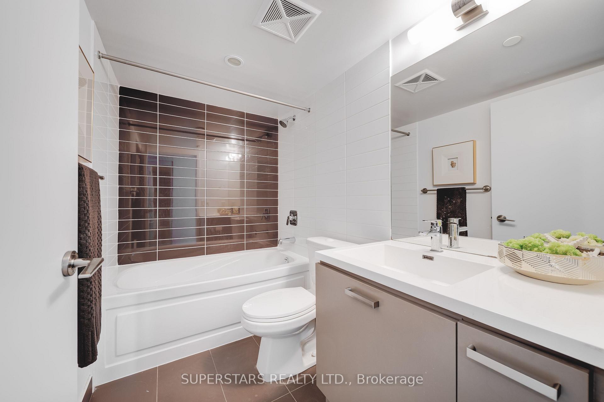 Photo 17 of Unit 702, 125 Redpath Avenue, Toronto, Mount Pleasant West — HOMEH