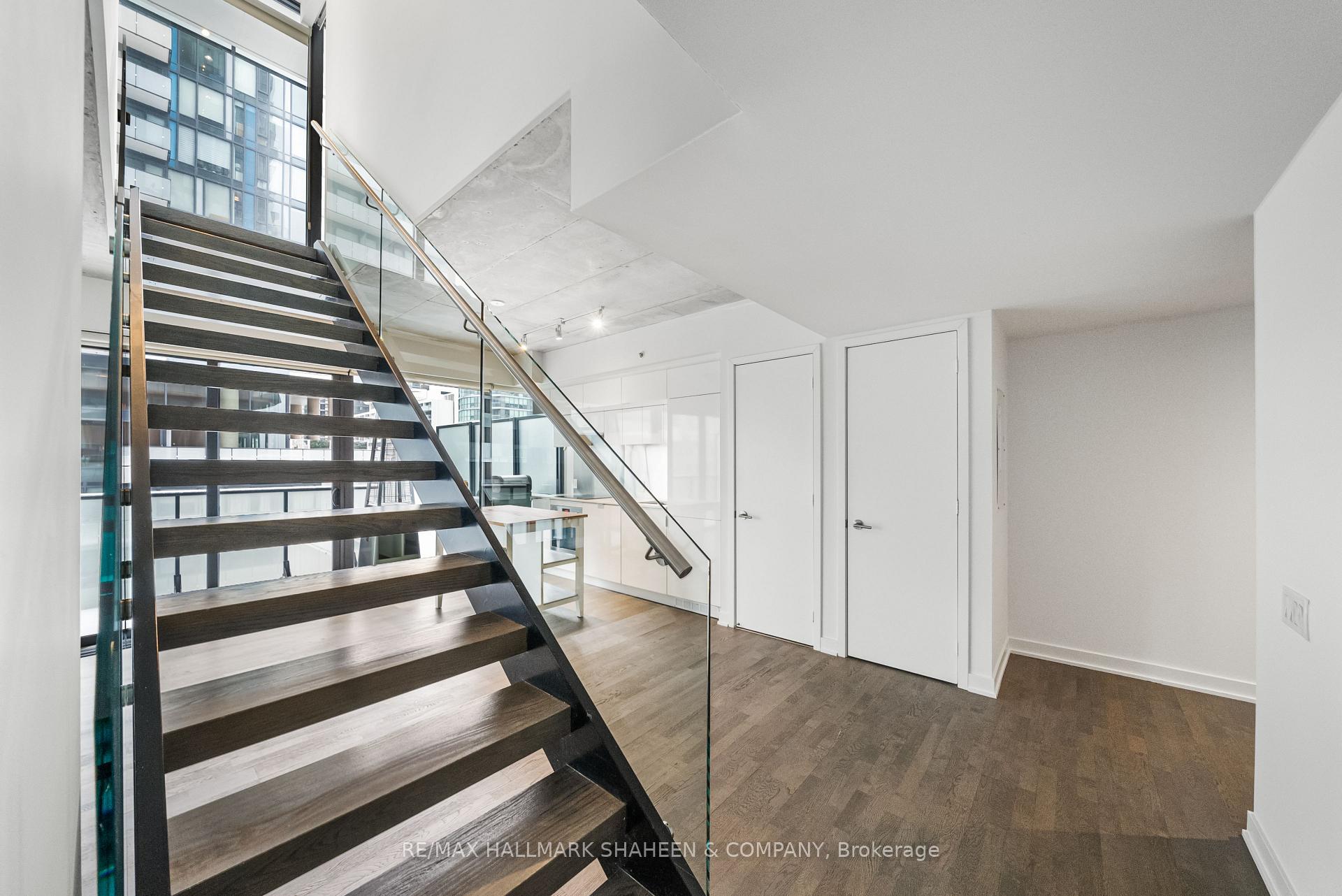 Photo 2 of Unit 702, 185 Roehampton Avenue, Toronto, Mount Pleasant West — HOMEH