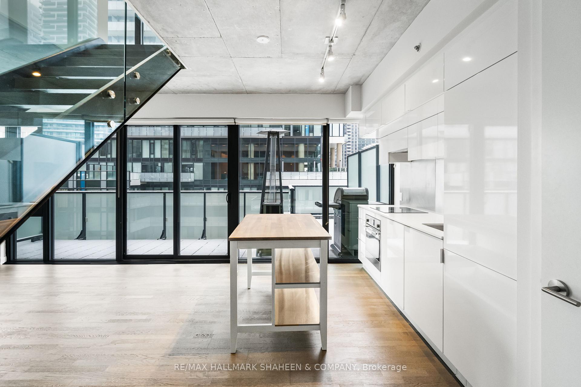 Photo 3 of Unit 702, 185 Roehampton Avenue, Toronto, Mount Pleasant West — HOMEH