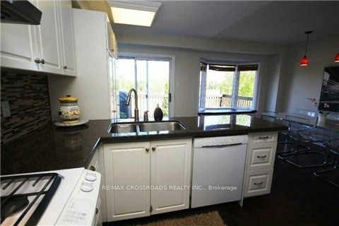 Photo 2 of 268 Pinnacle Trail, Aurora, Bayview Wellington — HOMEH