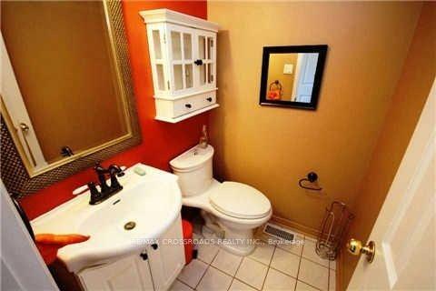 Photo 10 of 268 Pinnacle Trail, Aurora, Bayview Wellington — HOMEH