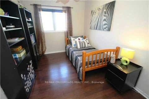 Photo 18 of 268 Pinnacle Trail, Aurora, Bayview Wellington — HOMEH