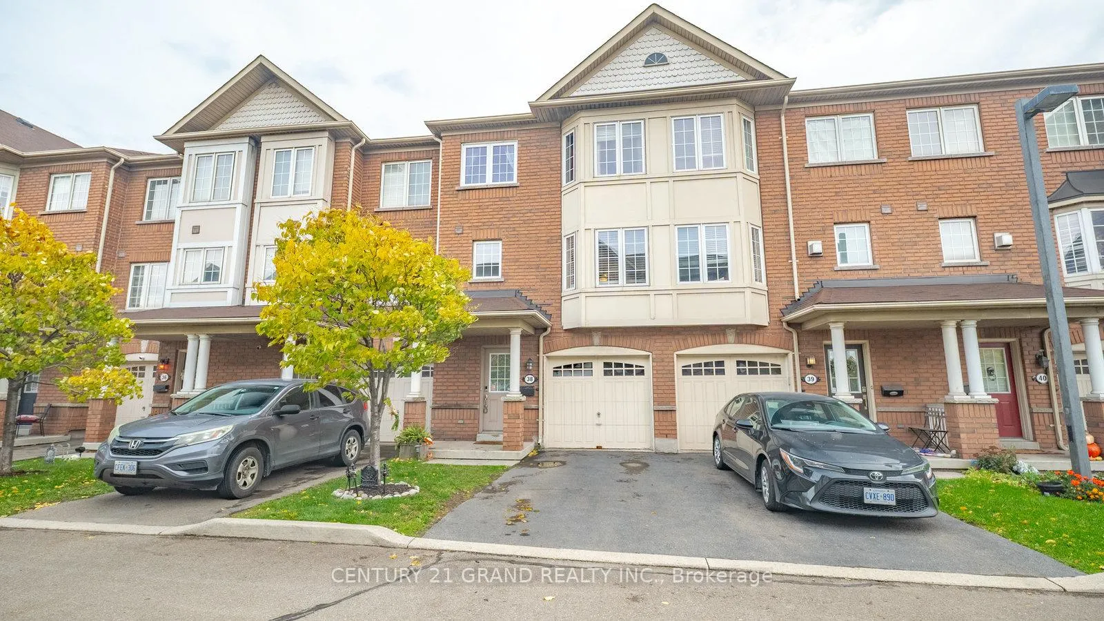 Photo 2 of Unit 38, 470 Beach Boulevard, Hamilton, Hamilton Beach — HOMEH