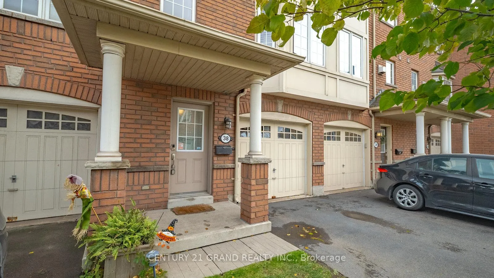 Photo 3 of Unit 38, 470 Beach Boulevard, Hamilton, Hamilton Beach — HOMEH