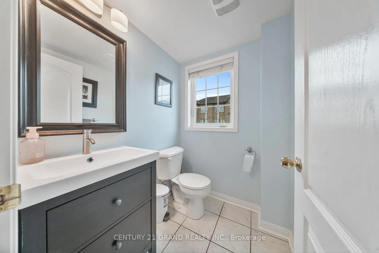 Photo 20 of Unit 38, 470 Beach Boulevard, Hamilton, Hamilton Beach — HOMEH