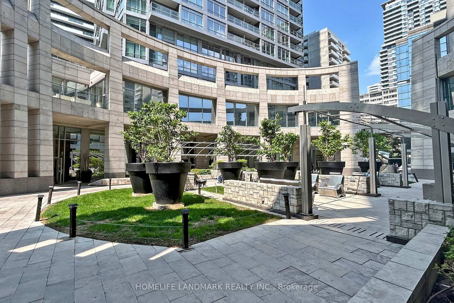 Photo 3 of Unit 1505, 2181 Yonge Street, Toronto, Mount Pleasant West — HOMEH