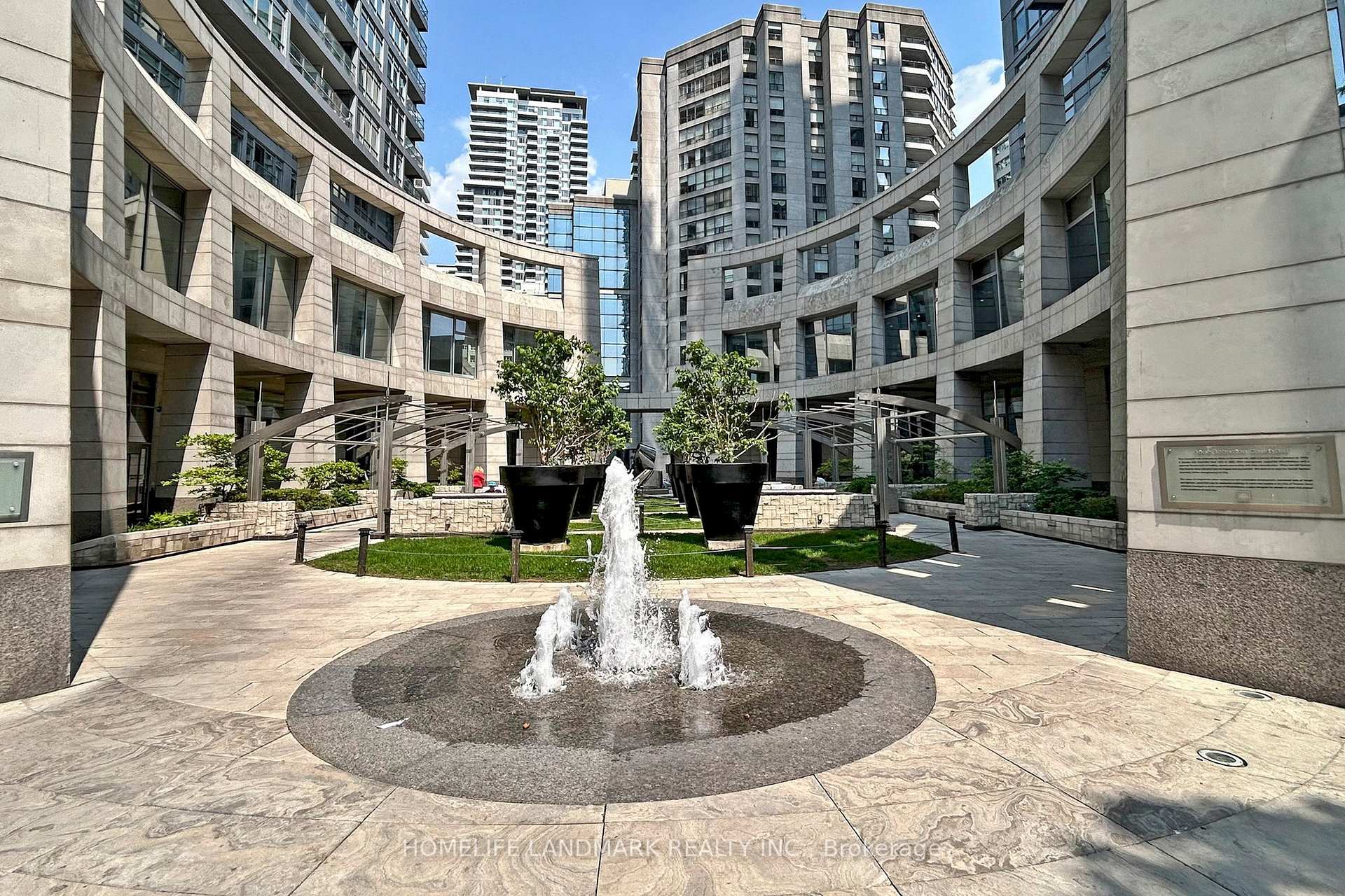 Photo 4 of Unit 1505, 2181 Yonge Street, Toronto, Mount Pleasant West — HOMEH