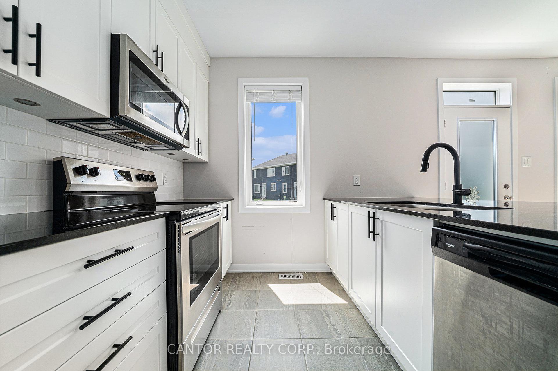 Photo 9 of 22 Focality Crescent, Ottawa, Barrhaven - Half Moon Bay — HOMEH