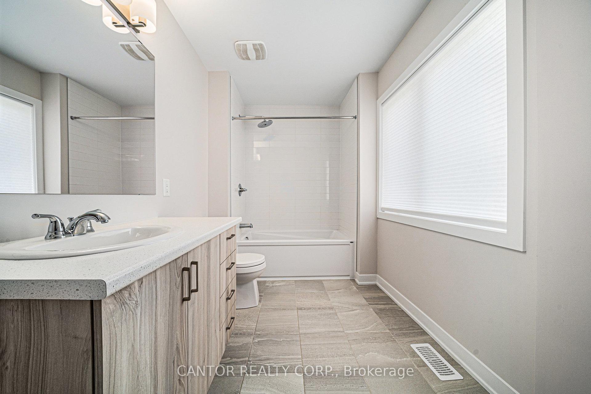 Photo 15 of 22 Focality Crescent, Ottawa, Barrhaven - Half Moon Bay — HOMEH