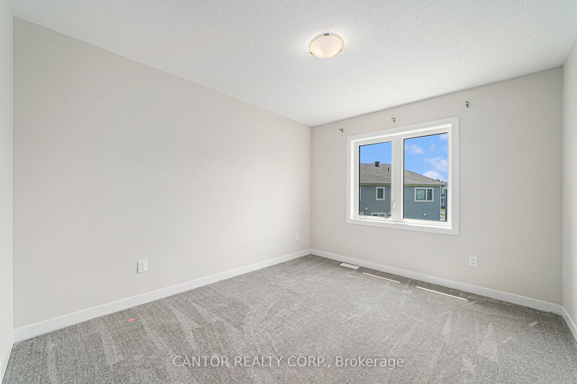 Photo 16 of 22 Focality Crescent, Ottawa, Barrhaven - Half Moon Bay — HOMEH