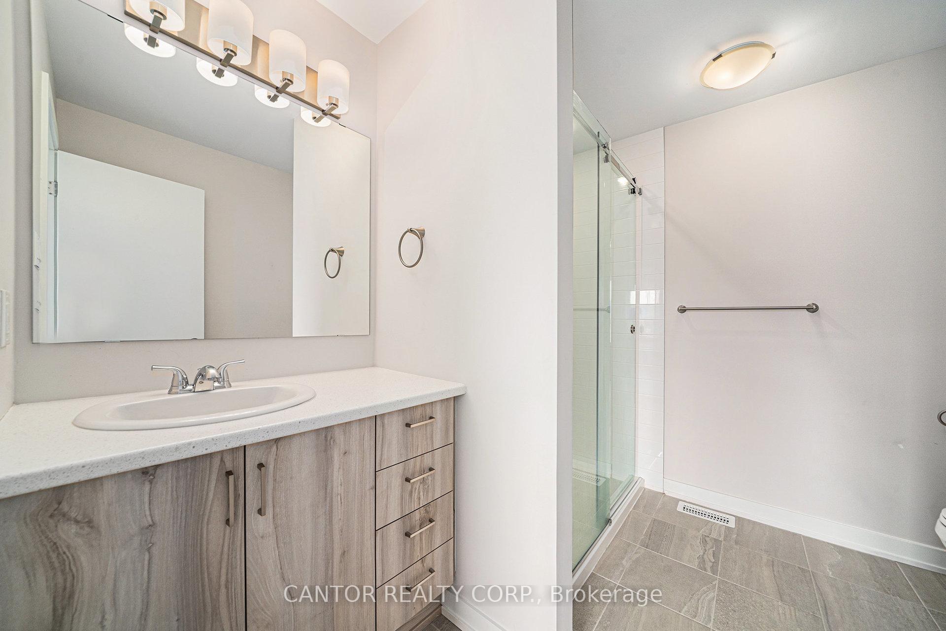 Photo 17 of 22 Focality Crescent, Ottawa, Barrhaven - Half Moon Bay — HOMEH